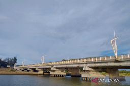 BMKG: Mayoritas wilayah Indonesia berawan-hujan ringan Senin