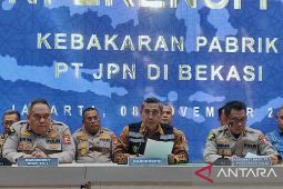 Jenazah yang hangus, satu korban kebakaran pabrik di Bekasi belum terindentifikasi