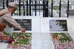 Ziarah Makam Pahlawan Nasional Bung Tomo