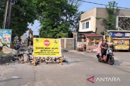 Pemkab Bekasi perbaiki jalan Tegaldanas-Kandang Gereng, Cikarang