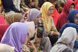 Menkomdigi Meutya Hafid dengarkan keluhan dari istri pencandu judi online