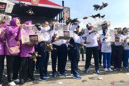 KSAL  serahkan 18 mobil dinas dan lepasliarkan 579 jalak