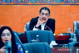 Asep Wahyuwijaya: Telkom perlu tingkatkan inovasi-efisiensi bisnis