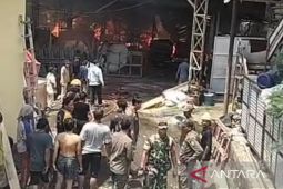 Damkar Bogor: Satu meninggal pada kebakaran gudang alat dekorasi