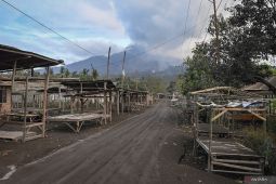Gunung Lewotobi erupsi lagi pada Minggu pagi