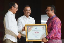 Pemkab Badung Bali berikan penghargaan ke Perum LKBN ANTARA