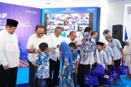 Pelindo Petikemas beri santunan anak yatim dan bantuan sarana ibadah