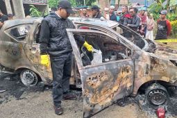 Mobil timses Cabup Aceh Timur Sulaiman Tole dibakar