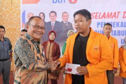 Sebanyak 1.288 mahasiswa Unja terima buku tabungan KIP-K