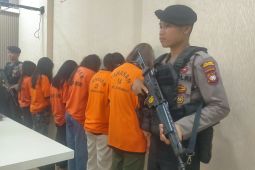 Polres Singkawang tangkap enam perempuan terkait praktik judi online
