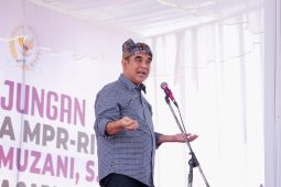Ketua MPR terima  keluhan warga soal harga susu terlalu rendah