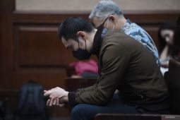 Video viral Sandra Dewi menangis usai Harvey Moeis divonis 20 tahun, cek fakta