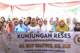 Elly Wahyuni reses serap aspirasi di kabupaten pesawaran dan pringsewu