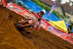 Crosser AHM raih dua podium pada final Kejurnas Motocross