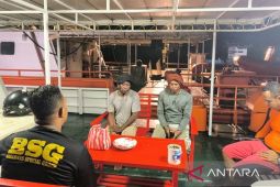 Longboat asal Pulau Buru kehabisan BBM hanyut di Laut  Banda