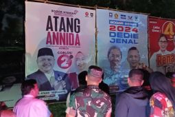 Alat peraga kampanye di Kota Bogor mulai dibersihkan pada Minggu dini hari