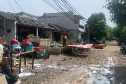 Banjir akibat tanggul jebol di Periuk Tangerang surut