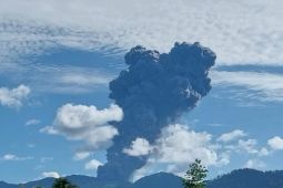 Gunung Dukono di Halmahera Utara kembali tunjukkan aktivitasnya