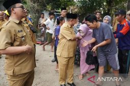 Pemkab Situbondo berikan bansos kepada korban kebakaran