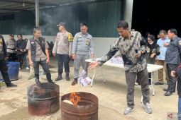 KPU Batam musnahkan 5.418 surat suara rusak