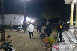 Polres Sampang kerahkan Brimob Polda Jatim tangkap pria bersenjata