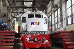 Daop 7 siagakan 10 lokomotif dan 76 gerbong hadapi Natal-Tahun Baru