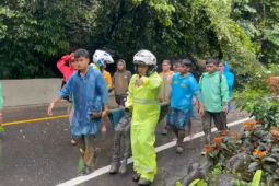 Polda Sumut: Lalu lintas Medan- Karo  lumpuh total akibat longsor