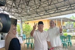 Usai nyoblos, Hidayat Arsani langsung ke kebun