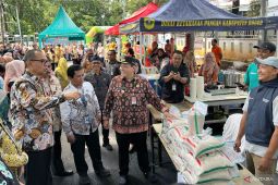 Bupati Bogor meluncurkan Saung Inflasi menjual pangan di bawah harga pasar