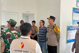 Polri dan TNI pastikan keamanan proses Pilkada di Pesisir Barat