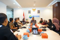 ID FOOD dan peternak pasok telur dan ayam di program makan sehat bergizi