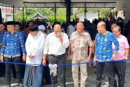 Pj Bupati Langkat sebut tiga orang sangat bahagia di Jumat Barokah ini