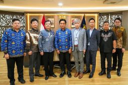 Menteri Koordinator perintahkan Imigrasi selesaikan hambatan terkait investasi asing