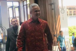 Ganjar tanggapi kekalahan PDIP di Pilkada Jateng