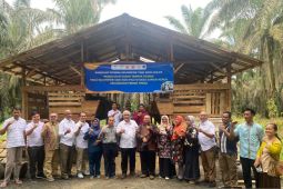 Peduli kesejahteraan masyarakat Desa Sungai Keruh, SKK Migas PetroChina berikan 40 ekor domba dan kandangnya