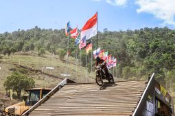 Feature - Uncle Hard Enduro