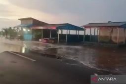 Gelombang tinggi kembali terjang perairan laut Mukomuko