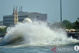 Waspada gelombang tinggi di perairan laut wilayah Sumut