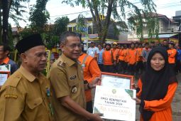Pemkot Pontianak Berikan Penghargaan PSSU Berprestasi 2024