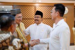 Terkait kisruh donasi, Gus Ipul berhasil damaikan Densu dan Farhat Abbas