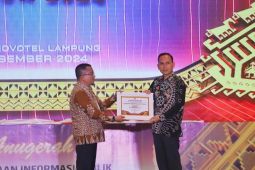 Pemkab Lambar raih penghargaan kategori Badan Publik Menuju Informatif