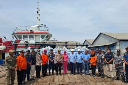 Bantuan air bersih ke Pulau Gili Ketapang terus mengalir