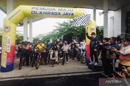 Haji Muhidin Gowes Bergembira Bersama Pegawai Pemprov