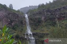 Air terjun dadakan muncul di Gunung Agung Bali, ada apa?