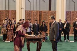 Muzani melantik Siti Fauziah sebagai Sekjen MPR