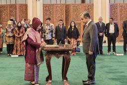 Muzani lantik Siti Fauziah sebagai Sekjen MPR