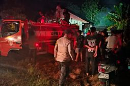 Polres Tabalong olah TKP kebakaran rumah Dinas SD Negeri 1 Palapi