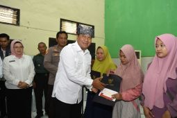 Pemkab Pasuruan salurkan bansos untuk 244 pedagang terdampak kebakaran