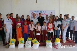 PLTA Batang Toru tebar kasih natal: Donasi untuk anak yatim dan lansia