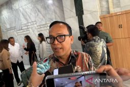 Wamenaker  mengimbau agar sejumlah provinsi segera umumkan UMP 2025